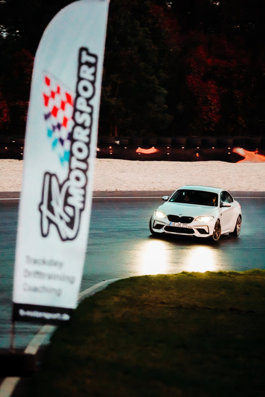 Driften, Stuntbikes und Rennfahrzeuge am CARFRIDAY !