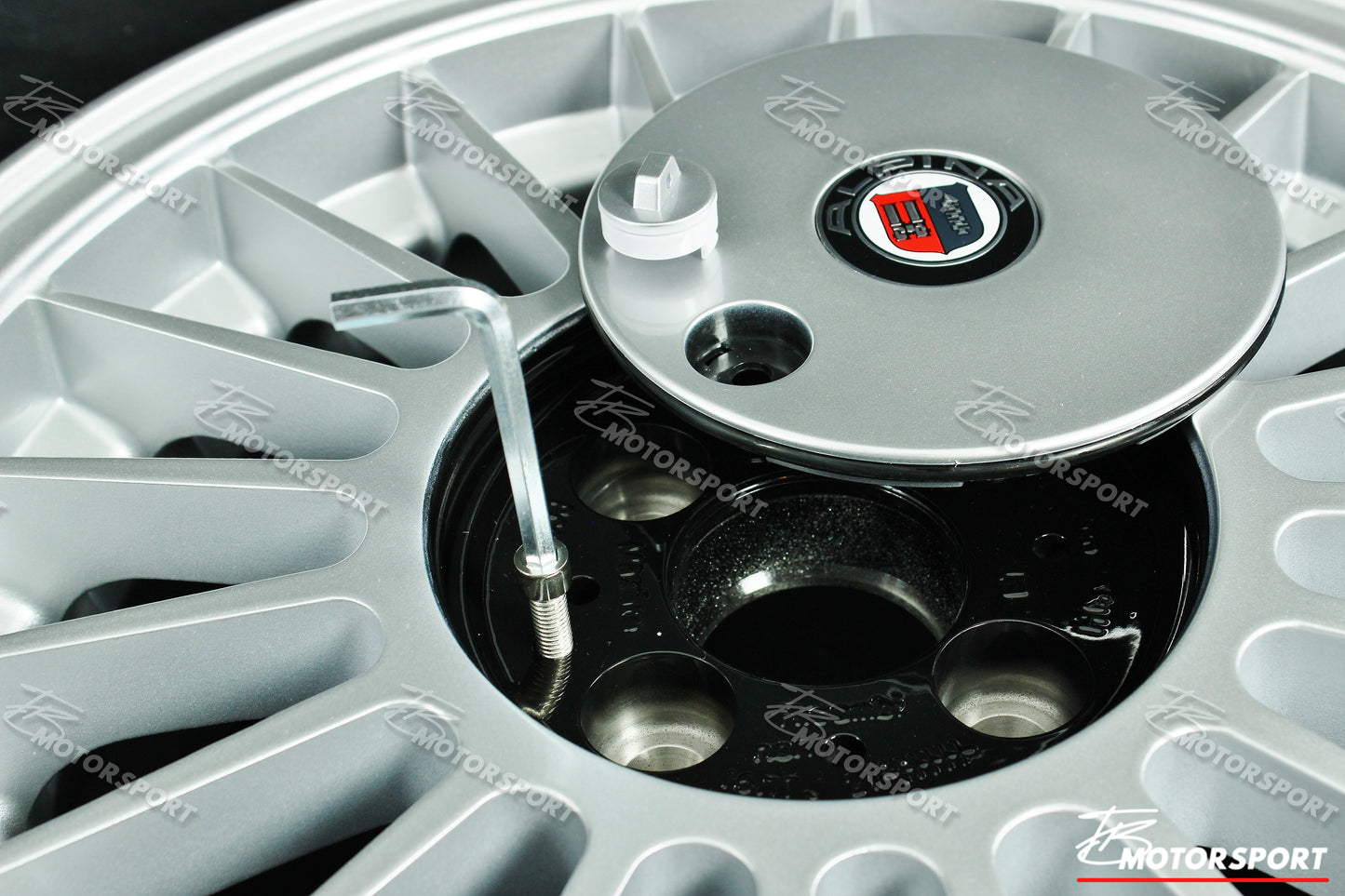 Maxilite Alpina Style 8x16 ET28 4x100