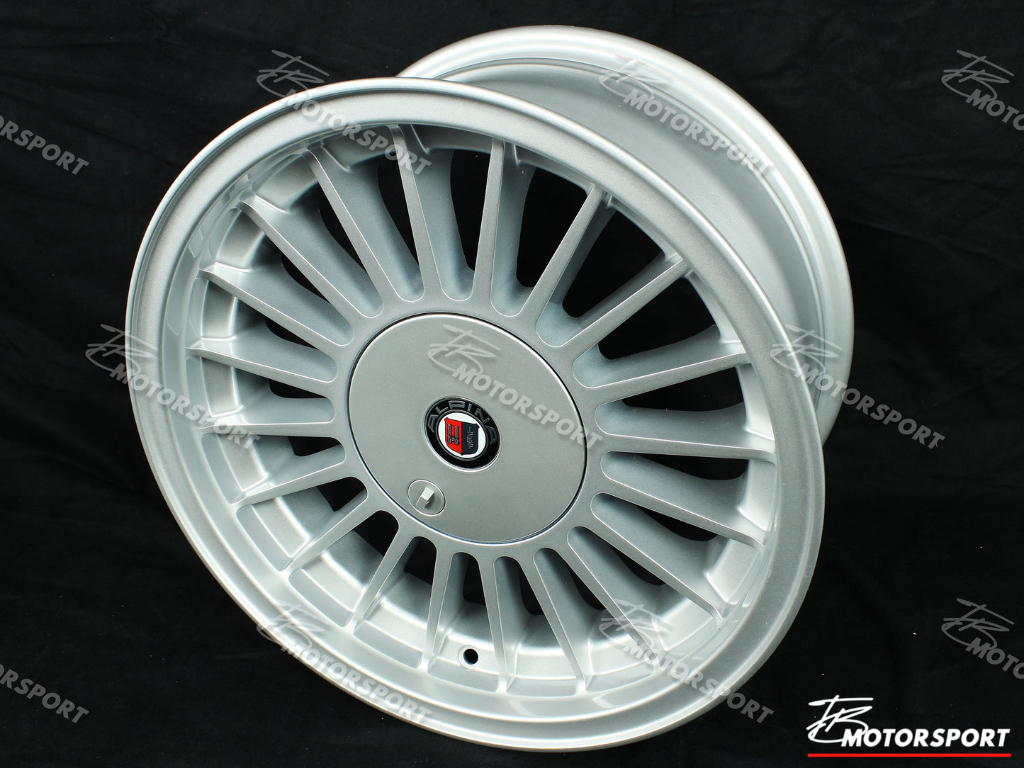 Maxilite Alpina Style 8x16 ET28 4x100