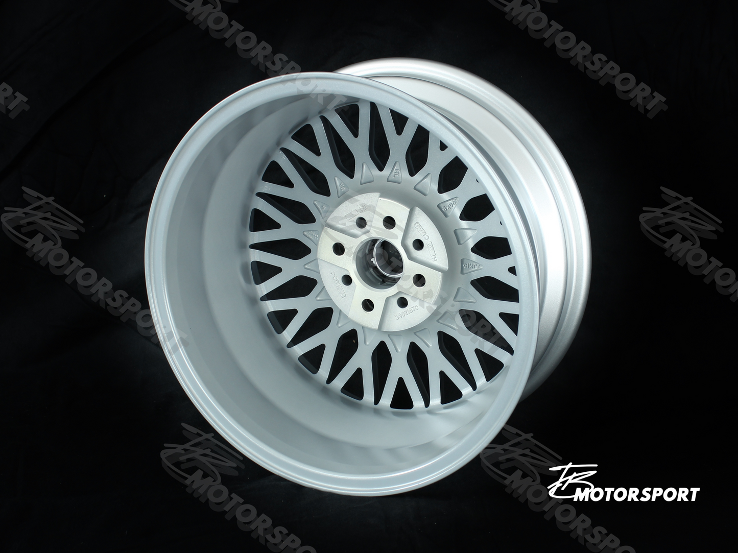 4x Maxilite 8x16 ET28 Kreuzspeichen Felge 4x100 inkl. TÜV